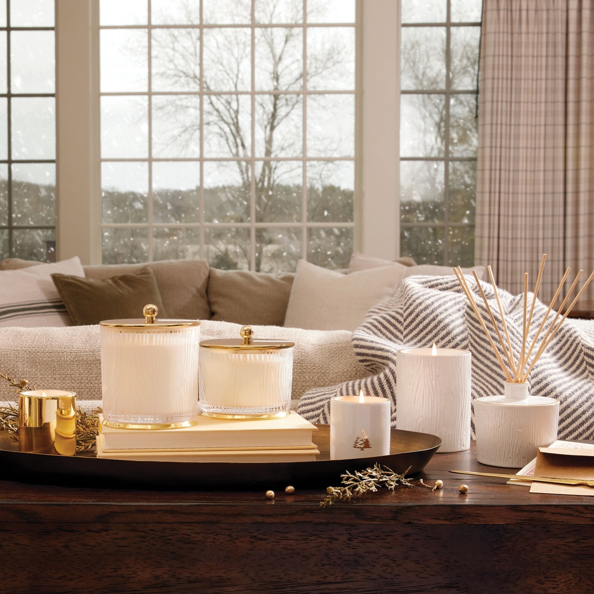 Frasier Fir® Large Frosted Wood Grain Candle